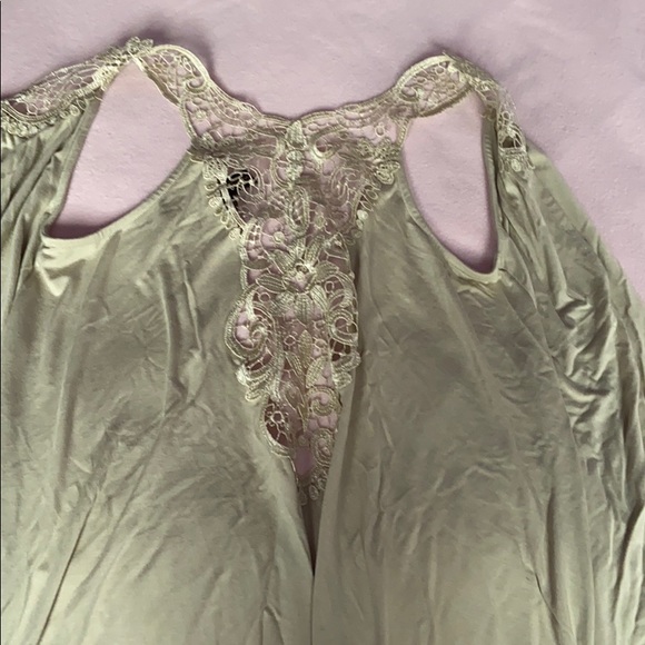 Open sleeveless crochet lace cardigan - Picture 2 of 2